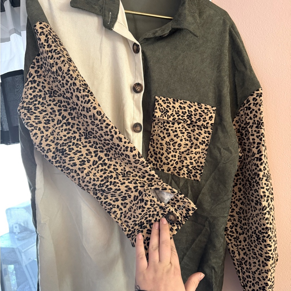 Adorable oversized corduroy button up. 🧸